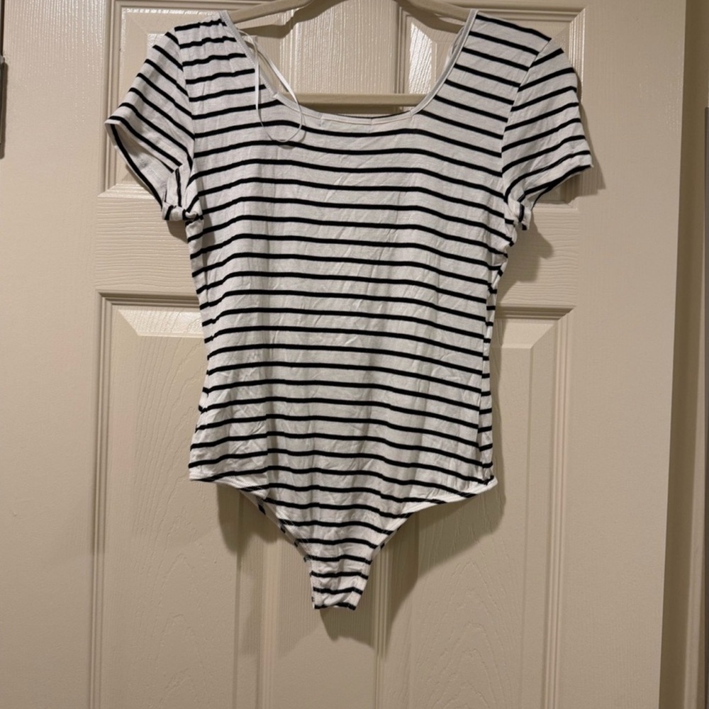 NWT Good Luck Gem Women’s Black & White Striped Bodysuit, Size L - Picture 2 of 2